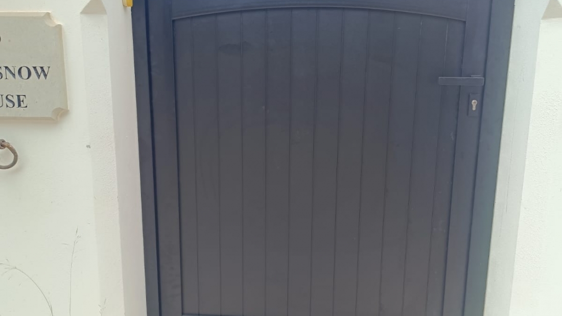 RESIDENCIAL - Cancela peatonal de aluminio (1)