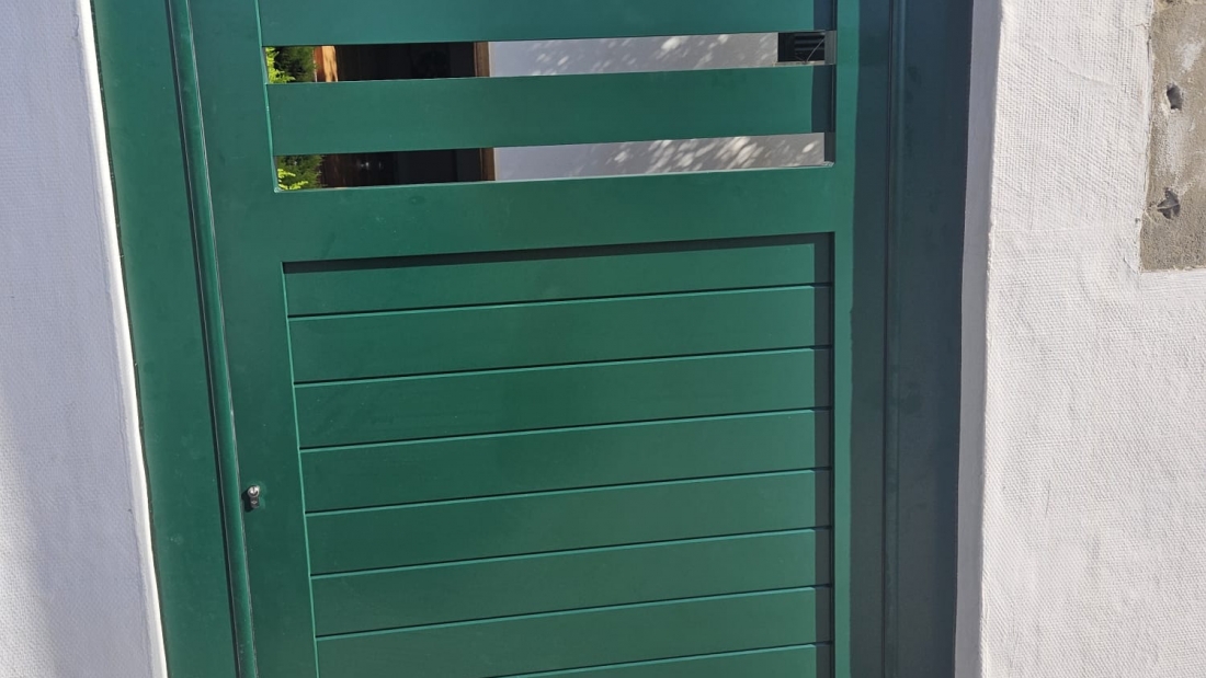 RESIDENCIAL - Cancela peatonal de aluminio (4)