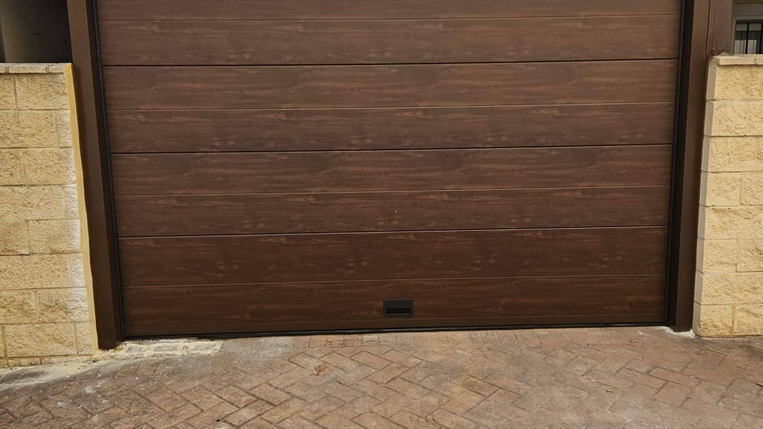 RESIDENCIAL - Puerta seccional automática (3)