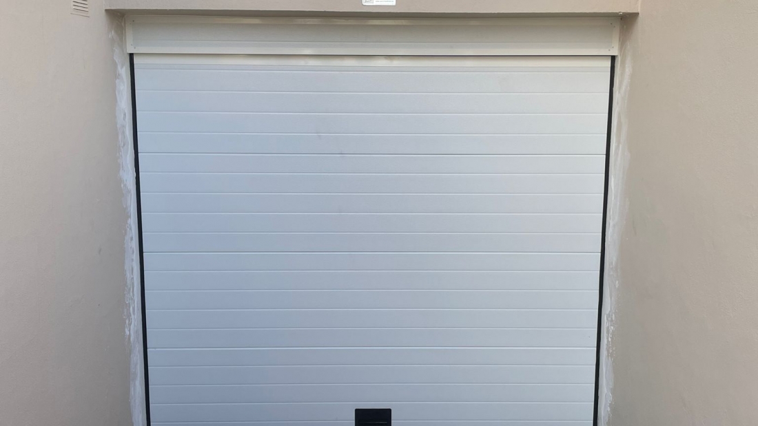 RESIDENCIAL - Puerta seccional automática 6