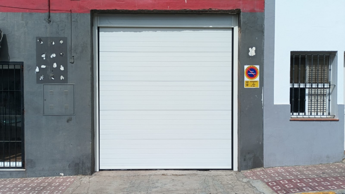 RESIDENCIAL - Puerta seccional automática 7