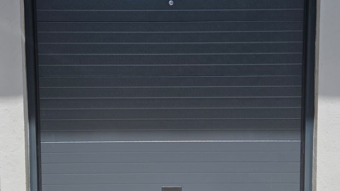 RESIDENCIAL - Puerta seccional automática 8